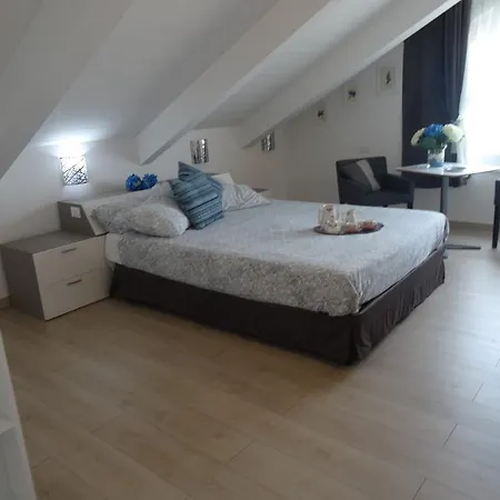 House アパート *